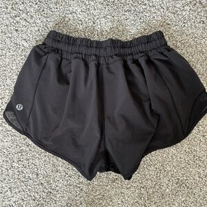 Lululemon Hotty Hot II shorts
